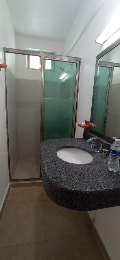 Hotel Puerto カンペチェ エクステリア 写真