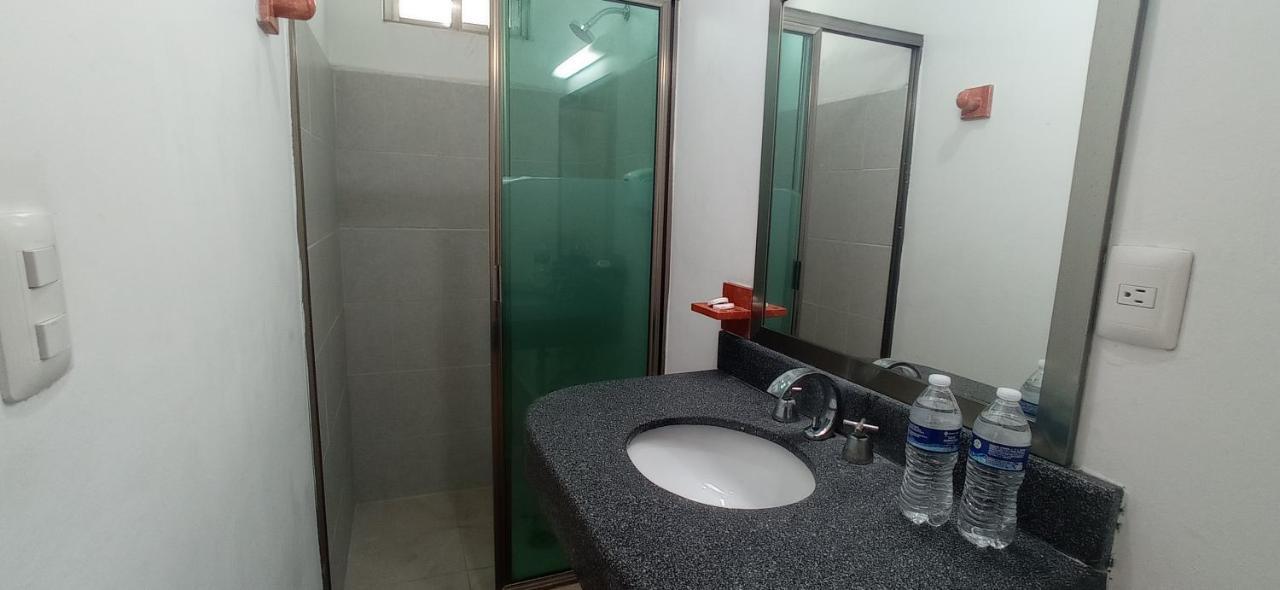 Hotel Puerto カンペチェ エクステリア 写真